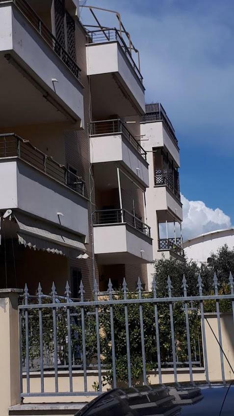 Apartmán Domus Claudio Fiumicino Exteriér fotografie